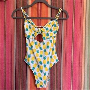 OLD NAVY - Pinneapple One Piece Bathing Suit